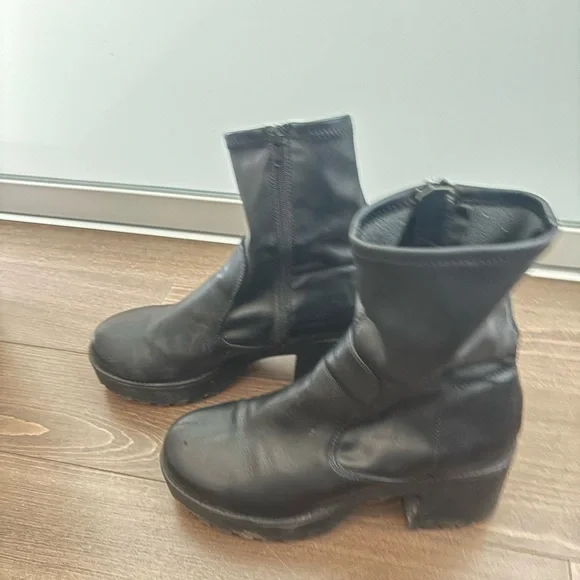 Call it Spring Chunky Black Ankle Boots - Picture 5 of 7